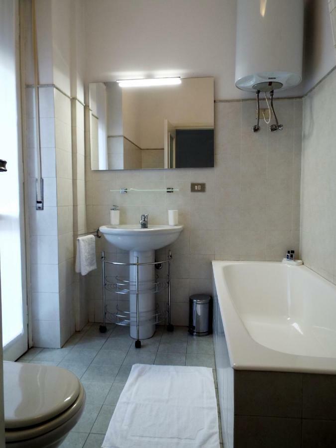 Lacaralele Apartment Milano Ngoại thất bức ảnh
