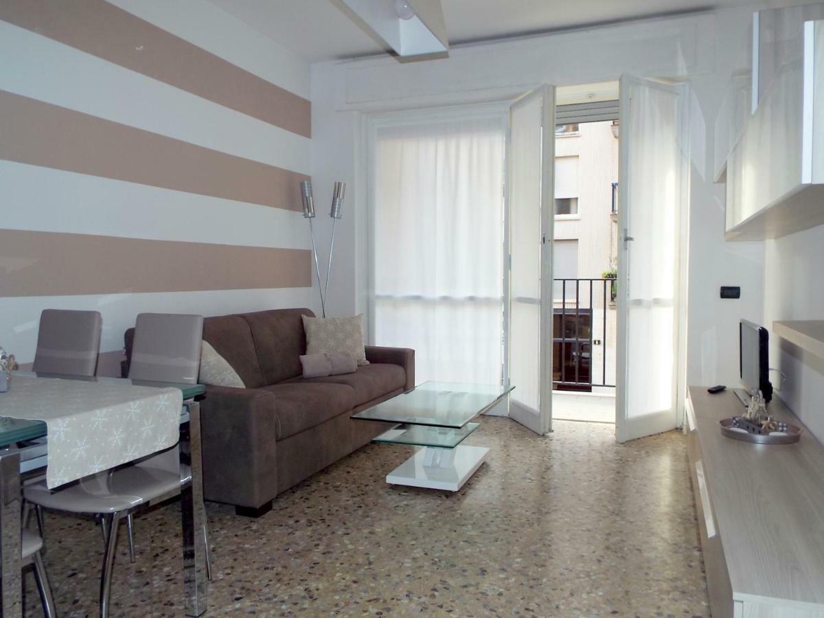 Lacaralele Apartment Milano Ngoại thất bức ảnh